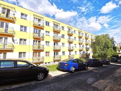 Prodej bytu 3+1 v osobním vlastnictví 70 m2 s balkonem a garáž v centru Nového Boru,okres Česká Lípa - Fotka 1