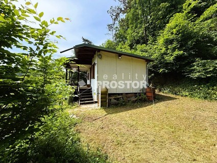 Exklusivní prodej chaty zastavěná plocha 44m2 Luka pod Medníkem  - pohled chata