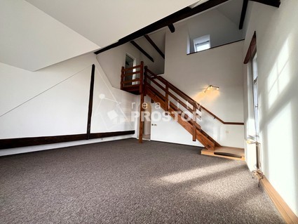 Exkluzivně nabízíme pronájem bytu 2+1 (74,50m2) , ul. Jiřího z Poděbrad, Mělník - obývací pokoj