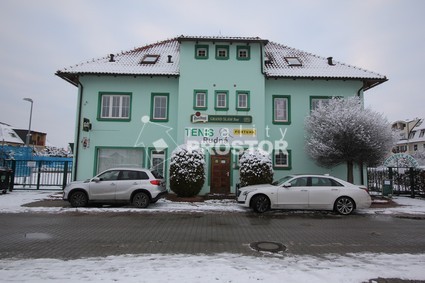 Exkluzivně nabízíme pronájem sportovního areálu, tenis, restaurace, 3 bytové jednotky, nebyt.,atd.. - Fotka 23
