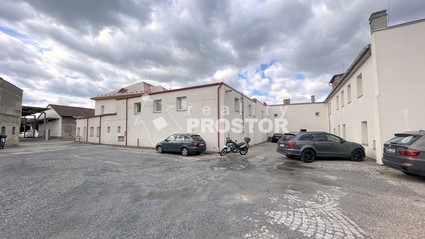 Pronájem komerčního prostoru celkem 1 335m2, Jirny - Praha východ, ul.Tovární - Fotka 7