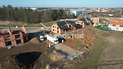 Exkluzivně nabízíme prodej bytu 3+kk , 99m2 s terasou,  v Nučicích u Rudné - Fotka 12