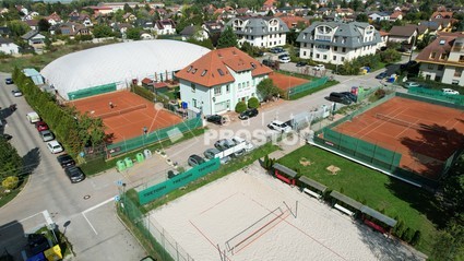 Exkluzivně nabízíme prodej sportovního areálu, tenis, restaurace, 3 bytové jednotky, nebyt.,atd.. - Fotka 17