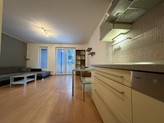 Exkluzivně nabízíme pronájem zařízeného bytu 2+kk s balkonem, garážovým st. Praha 10, Pod Bohdalcem